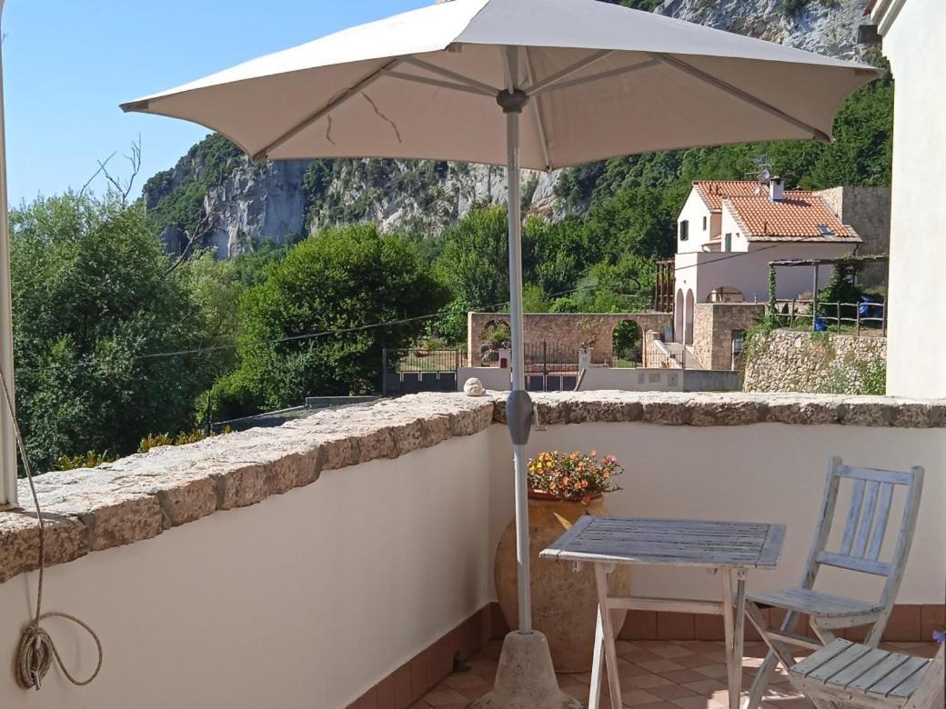 B&B Rubando Le Nuvole Orco Feglino Exterior photo